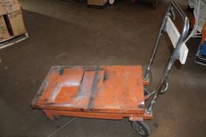 lot 2 image: Heavy Duty Dolly Lift Cart