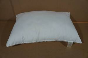 lot 16 image: Celeep 20x30 Pillow