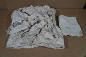 lot 30 image: Jellymoni King Duvet Cover with Two Pillowcases