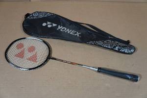 lot 33 image: Yonex ZR-100 Light Aluminum Badminton Racquet with Case