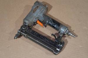 lot 112 image: Paslode Pneumatic Finishing Stapler