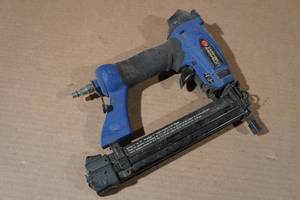 lot 116 image: Cambell Hausfeld 18 Gauge 14 Crown Stapler