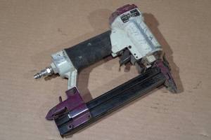 lot 117 image: Tool Shop 18 Gauge Air Stapler