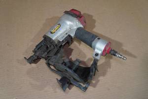 lot 120 image: Central Pneumatic Coil Roofing Nailer