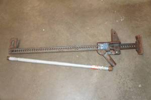lot 166 image: 7,000lb Hi-Lift Jack