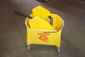 lot 178 image: Commercial Mop Bucket with Wringer