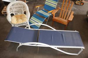 lot 212 image: 4 Assorted Lawn Chairs