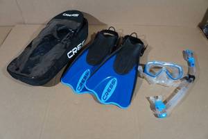 lot 219 image: Cressi Adult Palau Fin Snorkel Set -Fin Size LXL, Blue