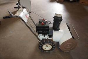 lot 233 image: Roper 6-24 Gas Self-Propelled Snow Thrower