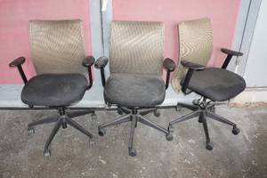 lot 259 image: 3 Office Chairs
