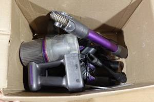 lot 35 image: Poweart Cordless Vacuum Cleaner