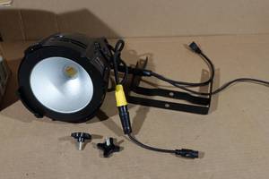 lot 37 image: Betopper 200W LED Stage Light