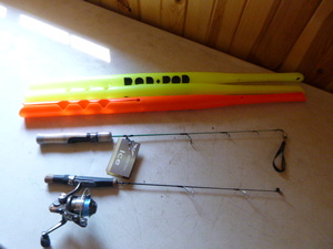 lot 17 image: Ice Fishing Items