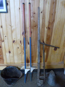 lot 39 image: Vintage Items