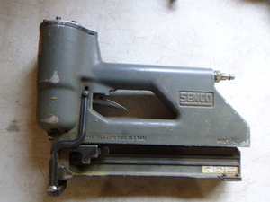 lot 41 image: Senco Air Staple Gun