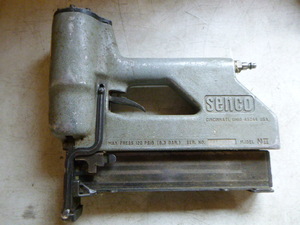 lot 42 image: Senco Air Staple Gun