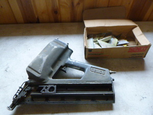 lot 45 image: Senco Air Nailer
