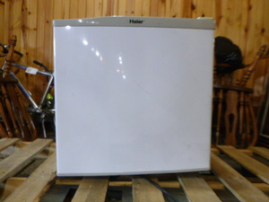 lot 99 image: Haier Mini Refrigerator