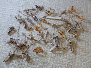 lot 124 image: Lot of Hunting Traps