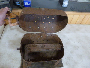 lot 129 image: Vintage Heater