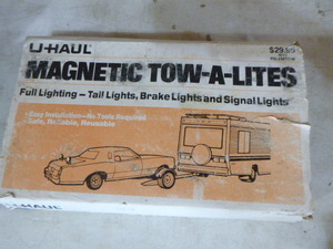 lot 133 image: U-Haul Magnetic Tow-A-Lites