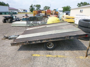 lot 3 image: 1975 Chey Snowmobile Trailer