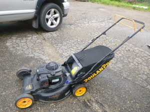 lot 162 image: Poulan Pro Push Lawn Mower with Bagger