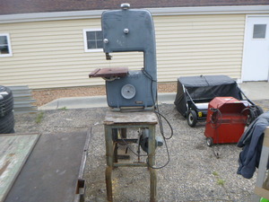 lot 178 image: Sears Craftsman Band Saw