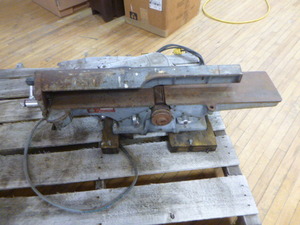lot 194 image: Rockwell 6 Jointer Planer