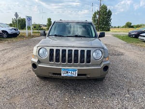 lot 13 image: 2008 Jeep Patriot