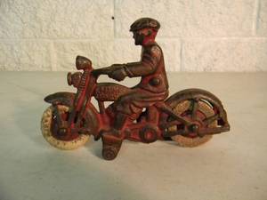 ORIGINAL - VINTAGE HUBLEY CAST IRON HARLEY-DAVIDSON TOY, RED - APPROX 6 LONG By 4 TALL - ABSOLUTELY FANTASTIC OLD SCHOOL PIECE - SEE PICTURES