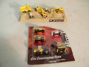 ORIGINAL - VINTAGE 1997 Mattel CAT Machines Series 1 with MICRO MACHINES CITY CONSTRUCTION CREW - GREAT SET - NICE - SEE PICTURES