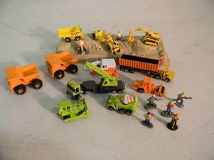 ORIGINAL - VINTAGE 1997 Mattel CAT MACHINES SERIES 1 & MICRO MACHINES COLLECTION with FIGURES - GREAT SET - NICE - SEE PICTURES