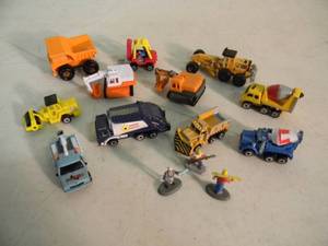 ORIGINAL - VINTAGE CONSTRUCTION MICRO MACHINES with FIGURES - GREAT SET - NICE - SEE PICTURES