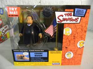 VINTAGE 2002 The Simpsons WORLD OF SPRINGFIELD INTERACTIVE ENVIROMENT, Court Room - Judge Snyder By Playmates #199129 - IN BOX - AWESOME PIECE - SEE PICTURES