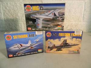lot 18 image: 3 - AIRFIX 172 scale Model Kits, Made In France - MIG 15, SKYHAWK A4D-1, F-5A FREEDOM FIGHTRER - SEALED IN BOX - GREAT PIECES - SEE PICTURES