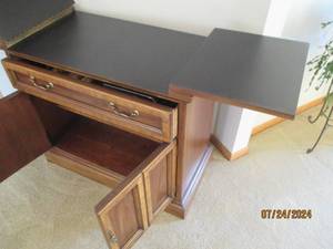 Gorgeous Heavy wooden Flip top bar ...