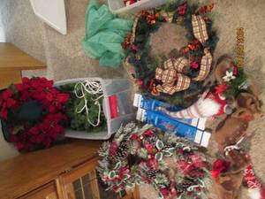 Creative Christmas Cast of Decor in...