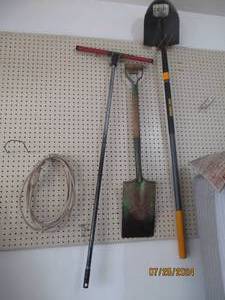 Shovels, Squeegee and extension cor...
