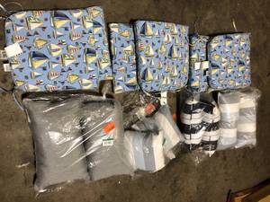 Lot of Assorted Cushion Pillows Various Models and Conditions Customer Returns See Pictures