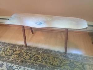 lot 43 image: Vintage Live-Edge Crafted Wood Cobblers Bench