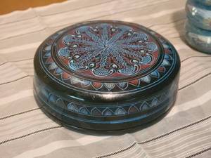 lot 101 image: Vibrant International Folk Art Napkin Holder and Coaster Collection