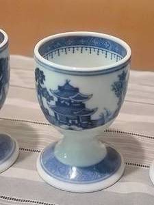 lot 86 image: Amazing Vintage Japanese Handpainted Egg & Sauce Cup Set - (8)