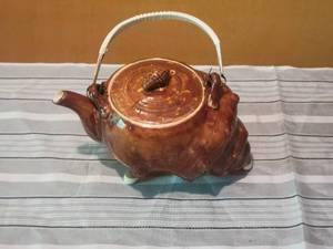 lot 77 image: Beautiful Studio Ceramic Conch Shell Teapot