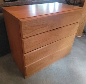 lot 40 image: Gorgeous Natural Wood Finish 4 Drawer Dresser - Scova by Dixie