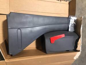 lot 11 image: Step2 Mail Master Streamline Stone Grey OverPost Mounted Plastic Mailbox   Customer Returns See Pictures