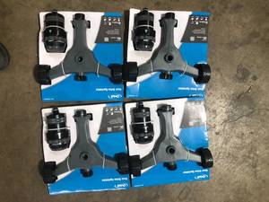lot 31 image: Lot of Orbit H2O-Six Rotating 6-Pattern Gear-Drive Sprinkler on Wheeled Base    Customer Returns See Pictures
