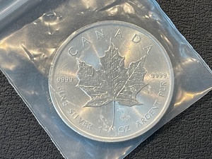 2023 1 Ounce .999 Fine Silver $5 Dollar Maple Leaf
