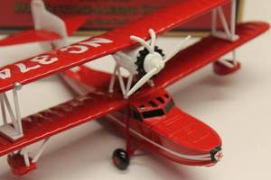 lot 1 image: Wings of Texaco The Duck 1936 Keystone-Loening Commuter Die-Cast Replica