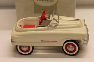 lot 9 image: Hallmark Kiddie Car Classics Torpedo Authentic Reproduction